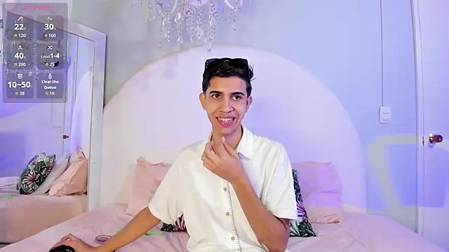 Snapshot of JoshuaSanzz chatting on October 25, 2025, 3:36 am JoshuaSanzz online show from October 25, 2025, 3:36 am