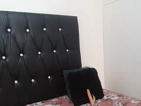 Lsnickykhanyile online show from September 30, 2025, 11:59 am