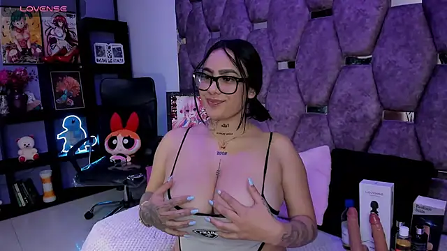 nikky latin online show from May 9, 2026, 3:56 am