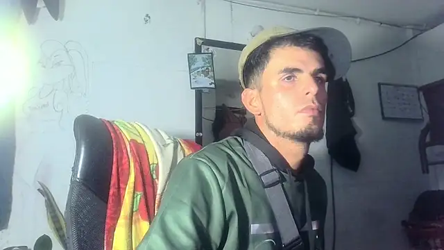 Snapshot of yourskinnybooy chatting on November 11, 2025, 10:43 pm yourskinnybooy online show from November 11, 2025, 10:43 pm