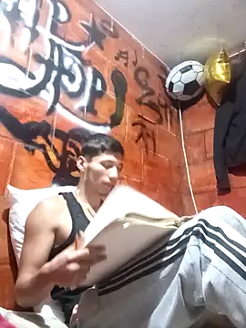 alexandercruz online show from April 22, 2026, 10:22 pm