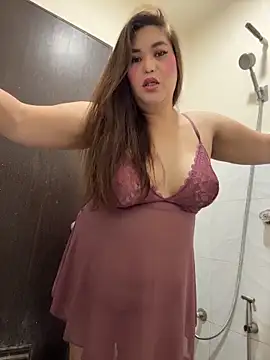 ashleygrahamts online show from November 9, 2025, 9:40 am