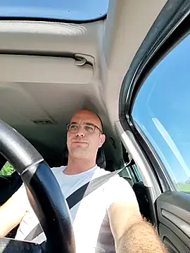 kukica89 online show from April 8, 2026, 2:06 pm