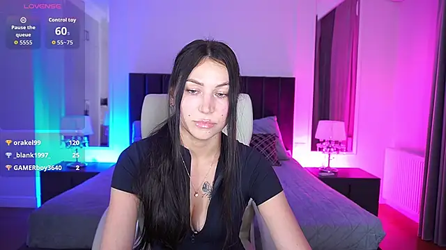 EliseVelour online show from June 3, 2026, 2:33 pm