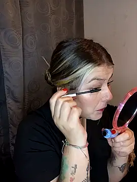 Fernandar2025 online show from November 4, 2025, 11:15 pm