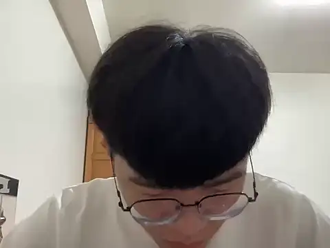 Snapshot of Allen20y chatting on June 10, 2026, 1:21 pm Allen20y online show from June 10, 2026, 1:21 pm