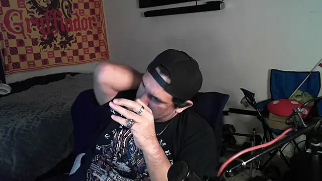 Snapshot of DevilPup75_ chatting on October 27, 2025, 4:27 am DevilPup75 online show from October 27, 2025, 4:27 am