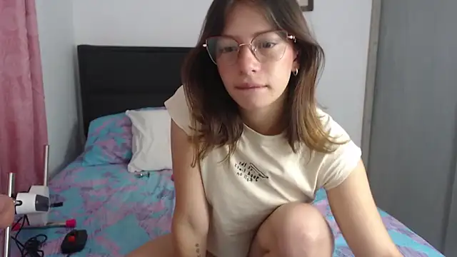Snapshot of Tiiana chatting on February 20, 2026, 5:24 pm Tiiana online show from February 20, 2026, 5:24 pm