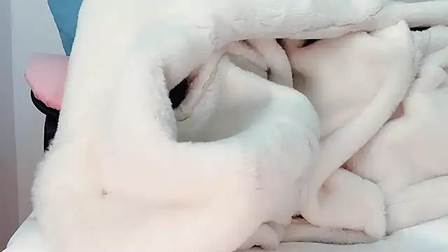 Eloise131499 online show from January 7, 2026, 1:24 pm