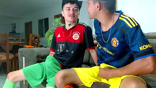 Snapshot of skinny23cm chatting on December 28, 2024, 9:20 am skinny23cm online show from December 28, 2024, 9:20 am