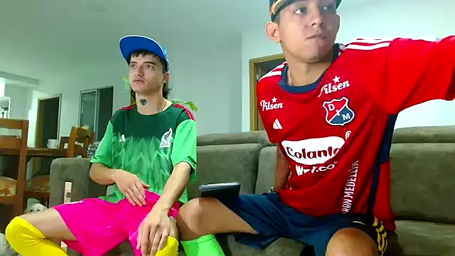 Snapshot of skinny23cm chatting on December 30, 2024, 11:04 am skinny23cm online show from December 30, 2024, 11:04 am