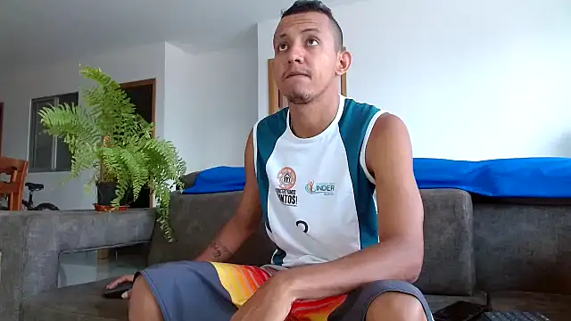 Snapshot of skinny23cm chatting on January 12, 2025, 12:12 pm skinny23cm online show from January 12, 2025, 12:12 pm