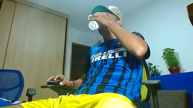 Snapshot of skinny23cm chatting on September 16, 2025, 10:27 am skinny23cm online show from September 16, 2025, 10:27 am