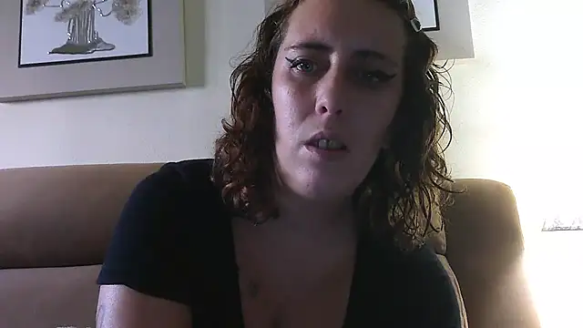 laxinna123 online show from October 23, 2025, 11:42 am