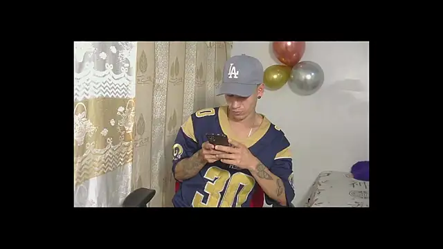 Snapshot of kilyan--x_x chatting on October 24, 2025, 4:20 am kilyan--x x online show from October 24, 2025, 4:20 am