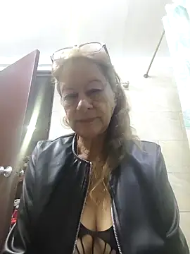 MaryeLunna online show from March 16, 2026, 11:14 am