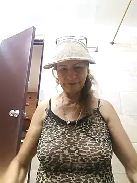 MaryeLunna online show from April 9, 2026, 11:59 am