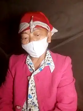 VangLe73 online show from October 26, 2025, 7:42 pm