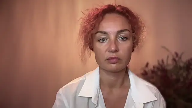 Reddgiirl online show from October 18, 2025, 5:35 pm