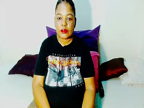 Love-Racheal75 online show from April 14, 2026, 2:28 am