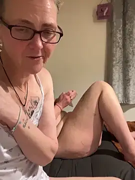 Curvy-Jinx online show from February 3, 2026, 8:58 pm