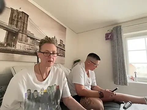 Curvy-Jinx online show from June 11, 2026, 9:18 am