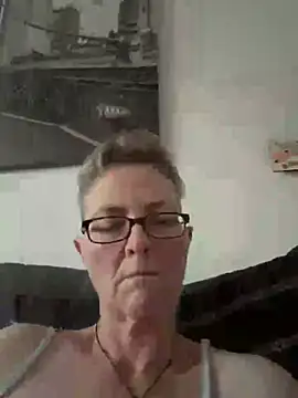 Curvy-Jinx online show from July 1, 2026, 8:08 pm