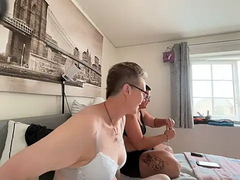 Curvy-Jinx online show from July 14, 2026, 12:00 pm