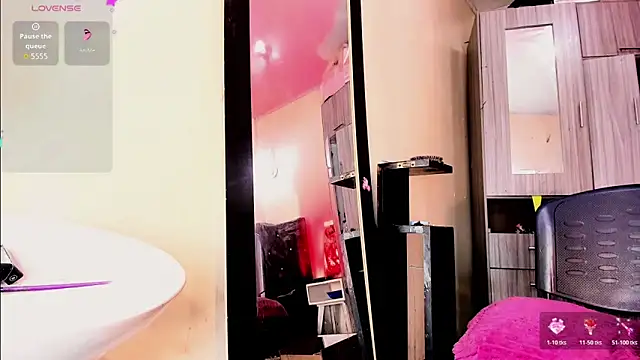 Rossedewitt  online show from February 13, 2026, 7:21 pm