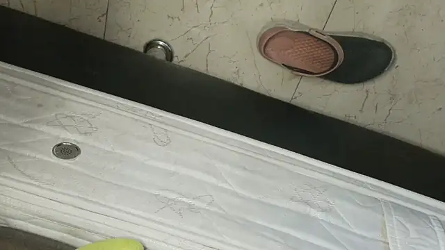 luisahot 9727 online show from April 17, 2026, 8:06 am