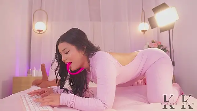 kassia kim online show from April 9, 2026, 6:13 am