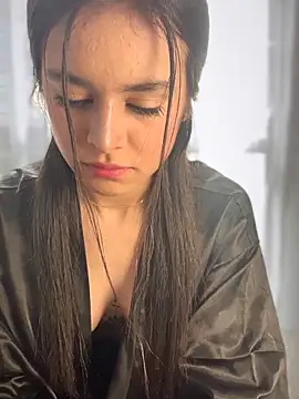 Sofi Leal online show from February 7, 2026, 12:20 pm