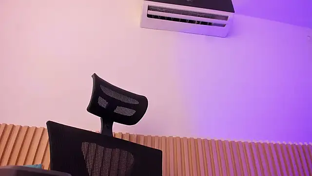 OliviaSweett online show from October 26, 2025, 6:03 pm