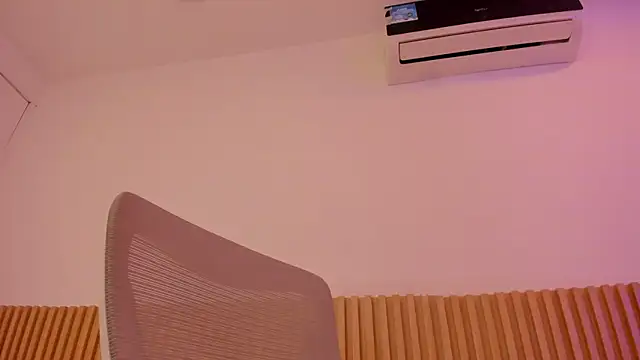 OliviaSweett online show from April 11, 2026, 7:07 pm