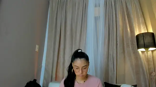 LunaAspen  online show from November 28, 2025, 5:48 pm