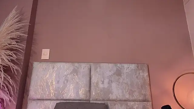 LunaAspen  online show from April 14, 2026, 6:03 pm