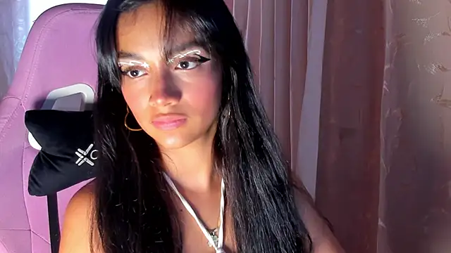 MelanyOconner online show from September 22, 2025, 3:25 pm