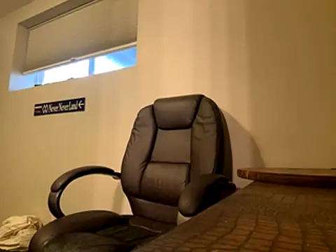 Hungboxer69 online show from November 1, 2025, 9:50 pm