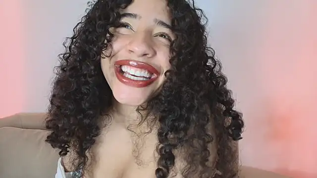 HairyAillyn online show from January 5, 2026, 7:39 pm