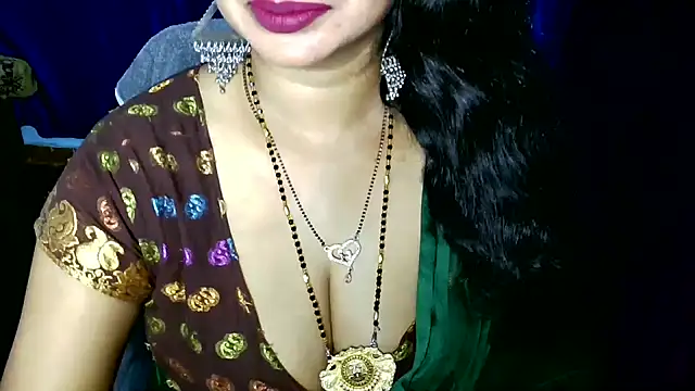 Snapshot of QUEEN_SAKHI- chatting on June 18, 2026, 8:47 am QUEEN SAKHI- online show from June 18, 2026, 8:47 am
