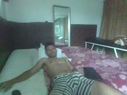 Snapshot of MI_GERALD chatting on October 22, 2025, 3:45 pm MI GERALD online show from October 22, 2025, 3:45 pm