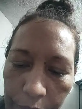 marinita13 online show from October 12, 2025, 2:21 am