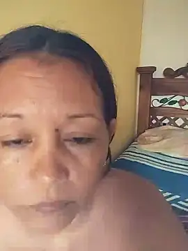 marinita13 online show from January 12, 2026, 4:45 pm