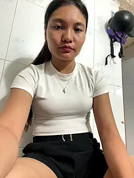 Duyen02 online show from October 9, 2025, 5:44 pm