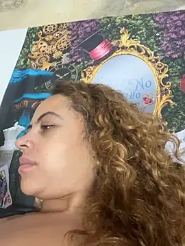 Chloe Leaozinho online show from March 31, 2026, 11:32 am