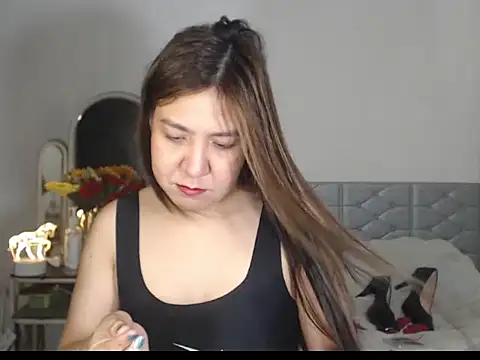 stellahugeX online show from November 7, 2025, 4:29 pm