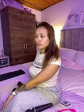 juliana-mancini online show from October 6, 2025, 6:16 pm