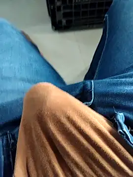 ddllrr224 online show from December 20, 2025, 9:16 am