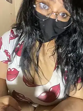 Snapshot of Nottella chatting on November 10, 2025, 6:29 pm Nottella online show from November 10, 2025, 6:29 pm