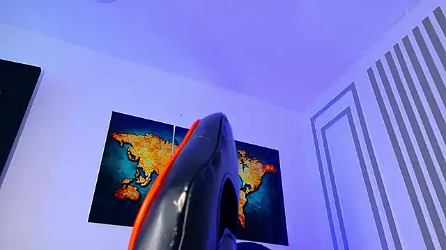 ALANNFERRER online show from November 4, 2025, 10:03 am